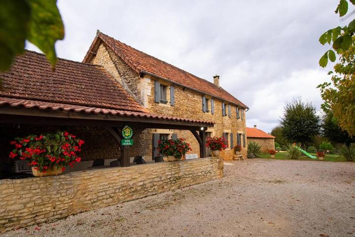 Maison de vacances pour 12 personnes, avec terrasse et piscine ainsi que vue et jardin - 1