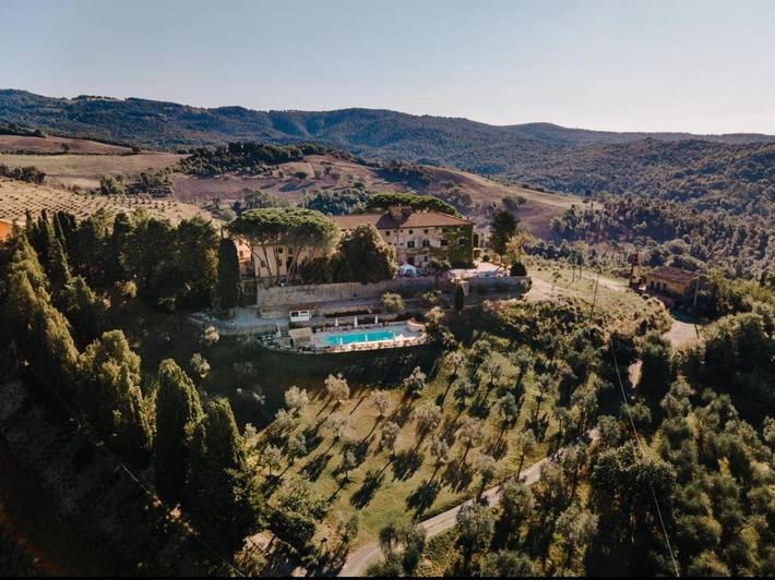 Agriturismo per 2 persone, con Terrazza e Giardino nonché Piscina e Panorama a Montecatini Val di Cecina