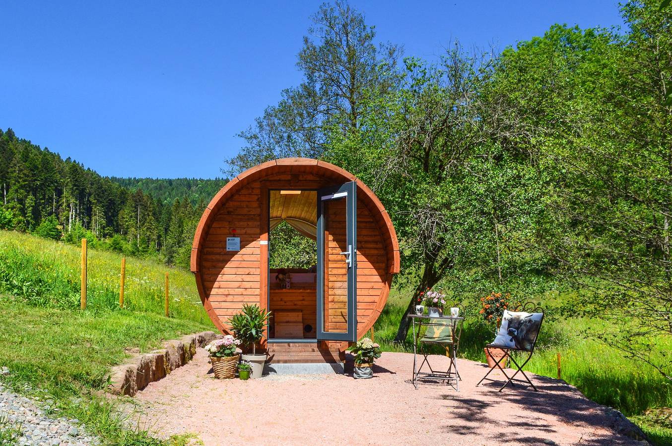 Glamping 'Overnachtingsvat' in het Zwarte Woud in Alpirsbach, Kinzig Valley