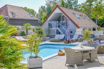 Gîte pour 2 personnes, avec terrasse ainsi que jardin et piscine dans l' Aube
