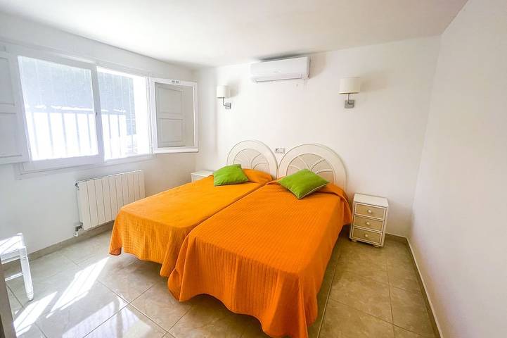 Deluxe Belle villa de 3 chambres privée piscine isolée jardin vue sur la mer et Wi fi in Moravit, Teulada