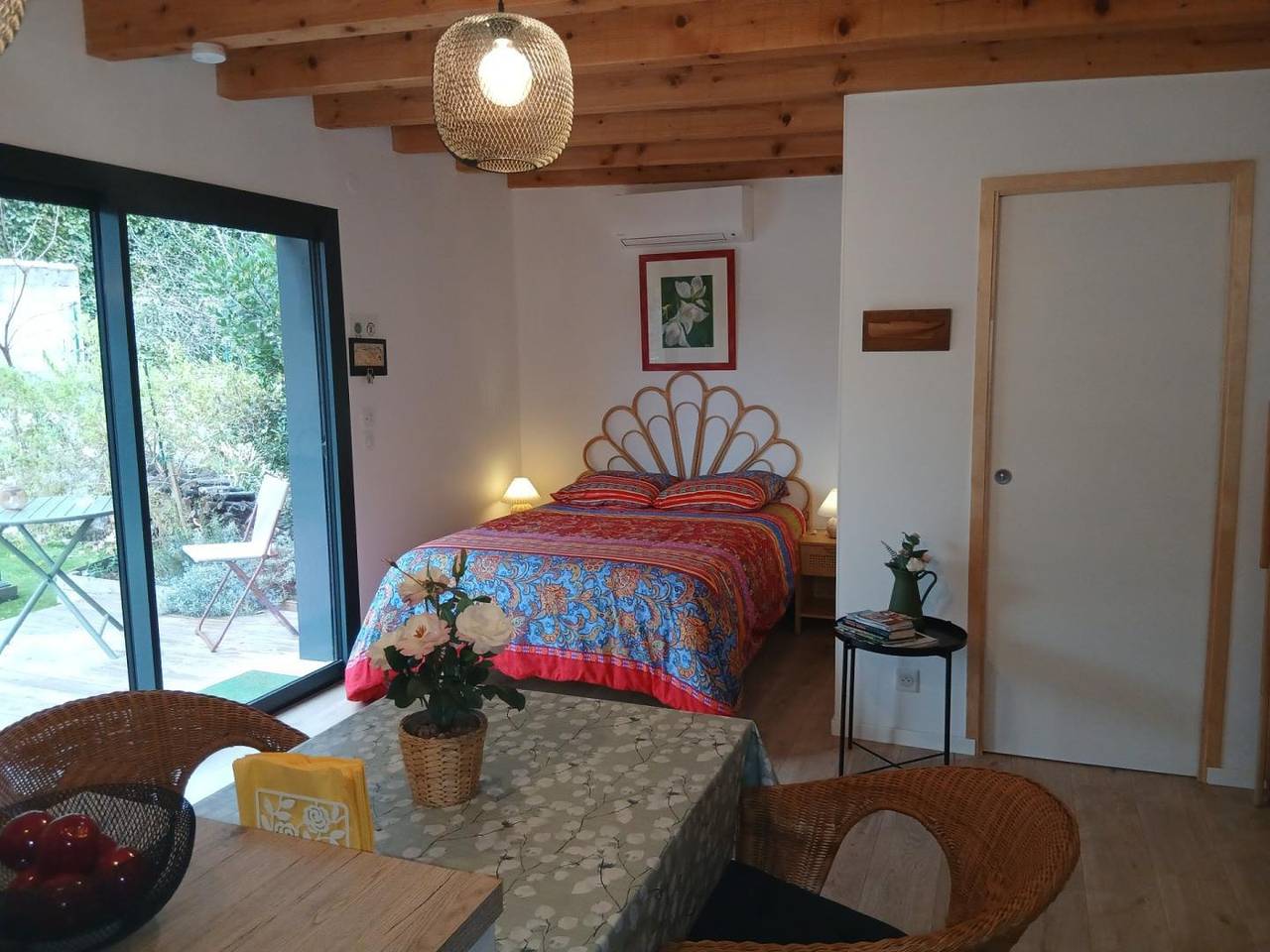 La petite maison en bois in Vailhauquès, Costa mediterránea (Francia)