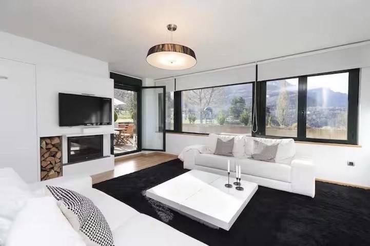 Apartamento de vacaciones para 5 personas, con piscina y vistas al lago además de balcón y vistas - 1