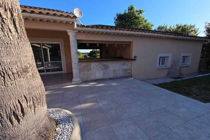 Location de vacances pour 8 personnes à Vallérargues