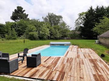 Gîte pour 6 personnes, avec terrasse et piscine à Teloché
