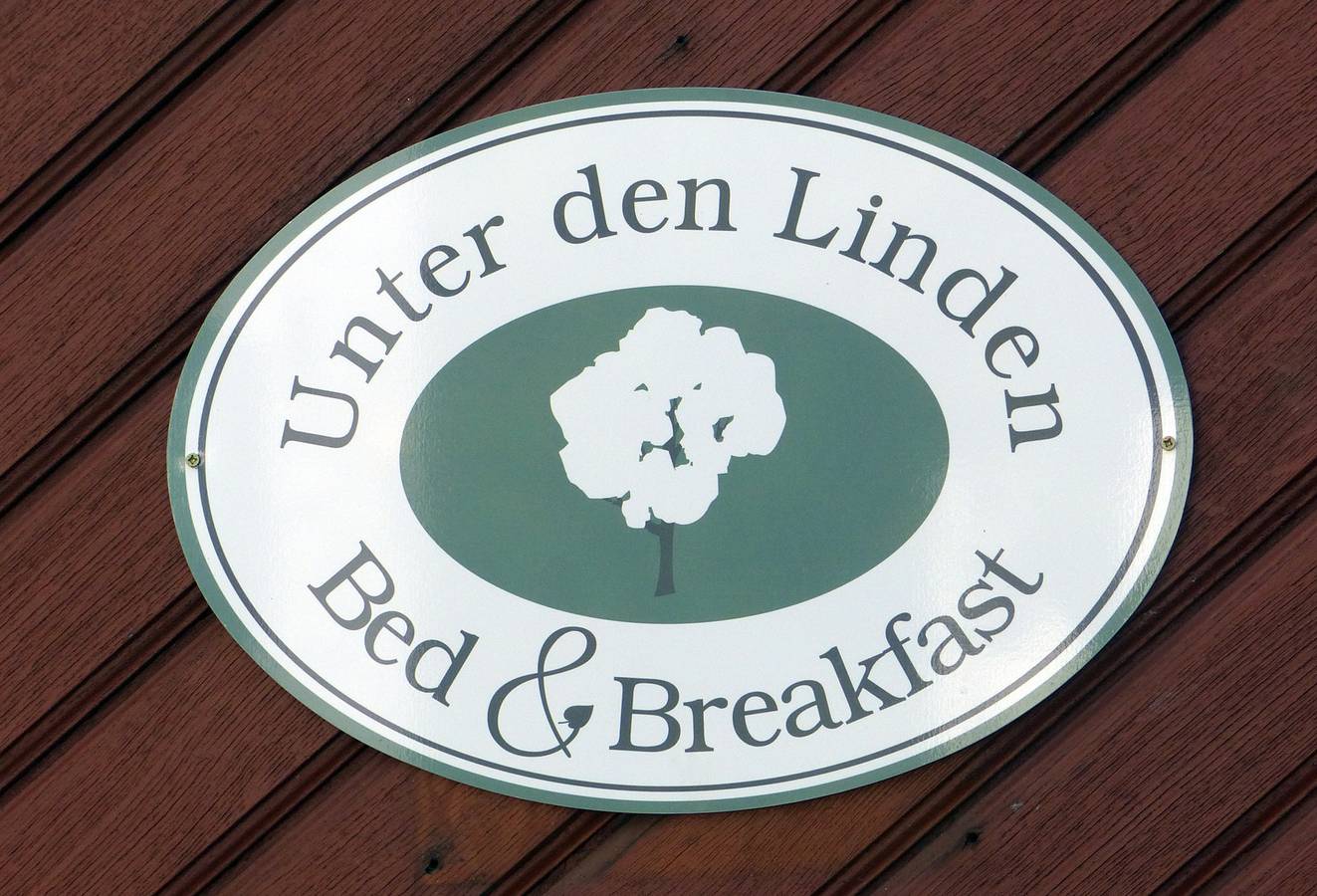 Bed and Breakfast unter den Linden - Oskar Mayer in Nördlingen, Zwaben (Bayern)