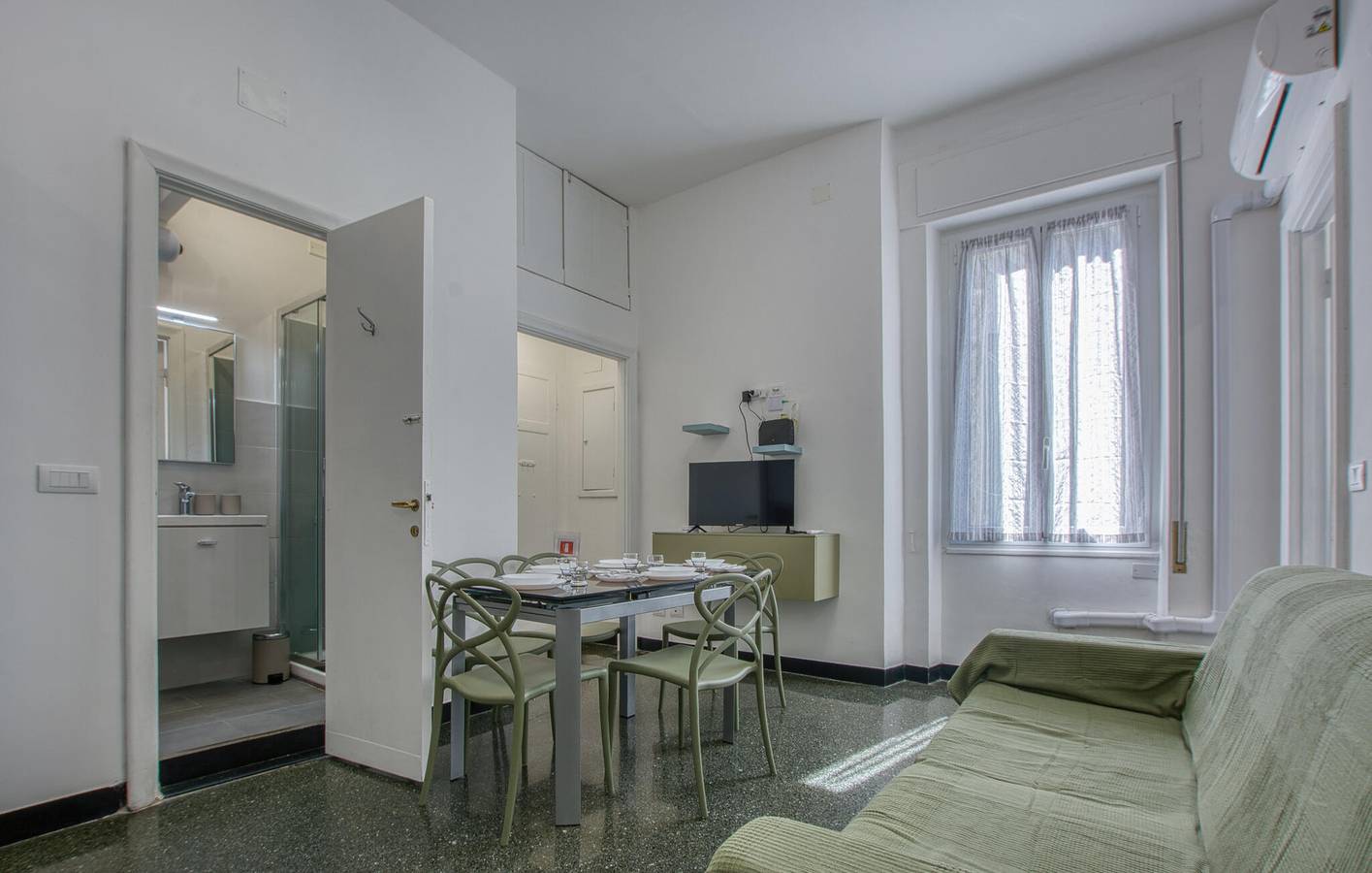 Appartement de vacances entier, Appartement confortable près de Gênes : à 300 m du bord de mer et des restaurants, animaux acceptés in Gênes (Ville), Gênes
