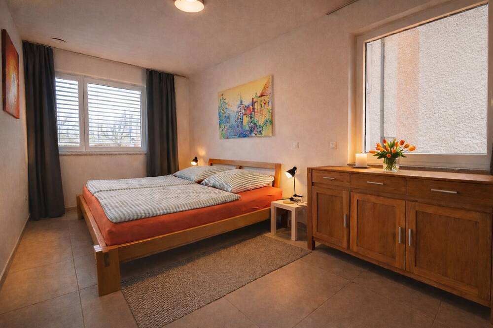 Ganze Wohnung, Moderne Neubauwohnung im 1. Stock (76 qm) in Neuburg an der Donau, Romantische Straße