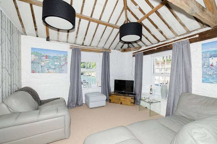 Superbe propriété pour quatre au coeur de Looe avec des vues fabuleuses. in Looe, Cornouailles