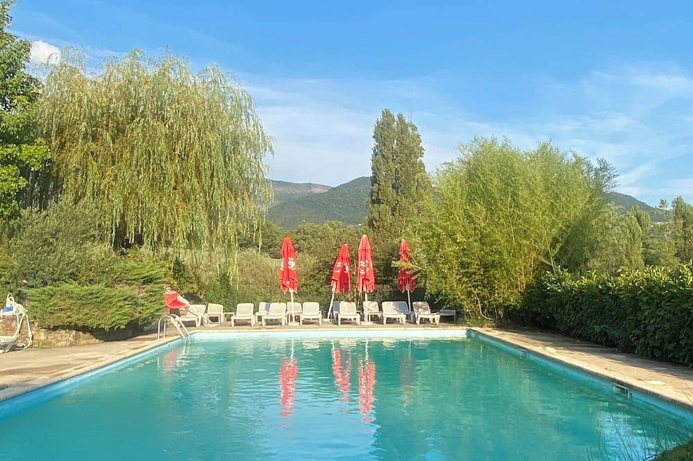 Gite 20 couchages avec un Jacuzzi 16 places in Bourdeaux, Région de Die