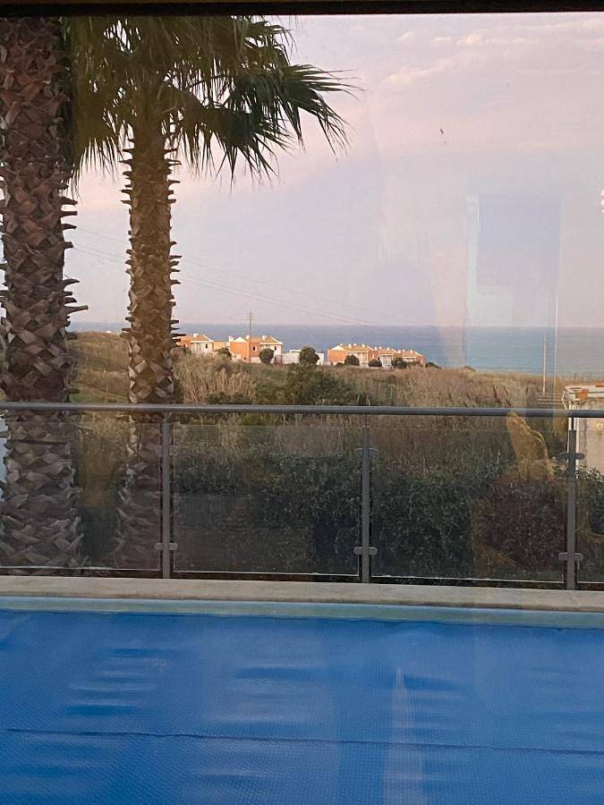 Exclusieve Villa met zeezicht en privézwembad in Atalaia in Atalaia, Distrito de Lisboa