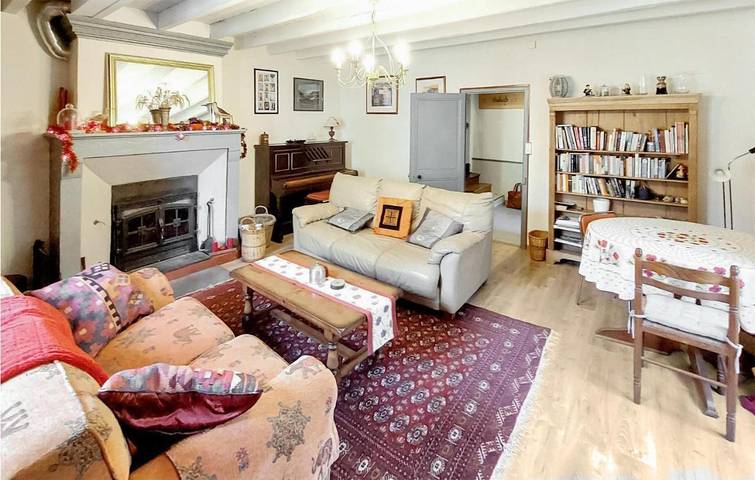 Location de vacances pour 6 personnes, avec terrasse et jardin à Arçais - 2