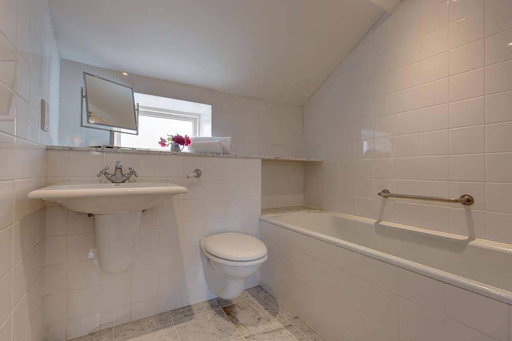 Detached 1-bed cottage overlooking the salt marshes in Salthouse, Norfolk Coast