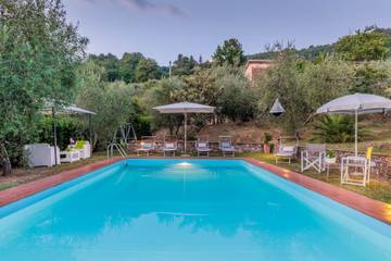 Villa With Pool for 8 People in Lucca, Lucca Province, Photo 2