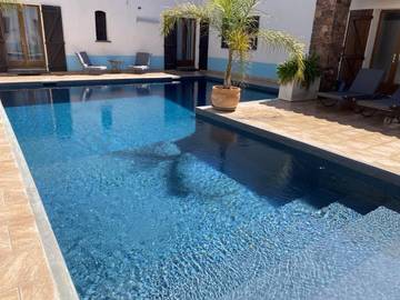Gîte pour 4 personnes, avec jacuzzi ainsi que terrasse et piscine à La Crau
