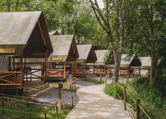 Glamping voor 2 personen, with Terras and Tuin as well as Zwembad and Uitzicht in het Baskenland
