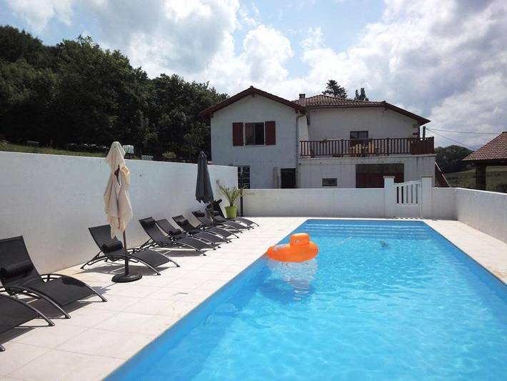 Chambre d’hôte pour 2 personnes, avec piscine