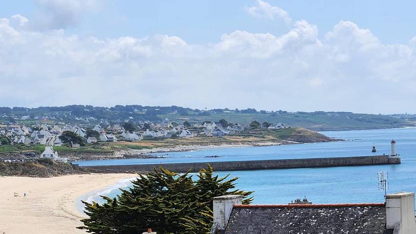 Location de vacances pour 7 personnes, avec terrasse et vue dans Plage Tres-Cadec