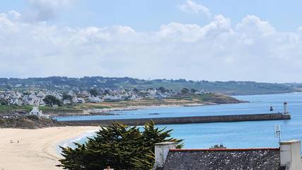 Cottage pour 7 personnes, avec terrasse et vue dans Plage Tres-Cadec