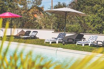 Location de vacances pour 4 personnes, avec terrasse et jardin à Hautefort