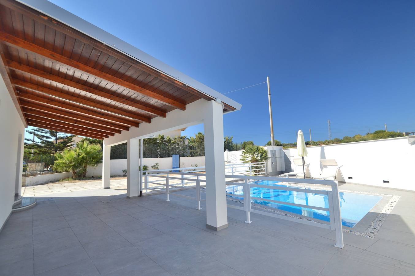 Villa "White" con piscina privada, terraza y Wi-Fi in Alcamo, Provincia de Trapani