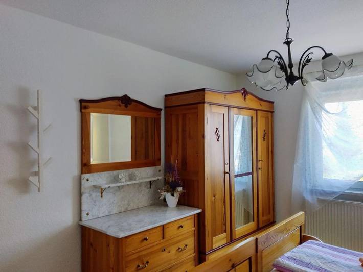 Ferienwohnung für 5 Personen, mit Terrasse und Garten sowie Ausblick in Uhlstädt-Kirchhasel - 4