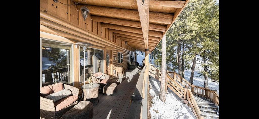Log cabin for 10 people, with terrace in Shaver Lake