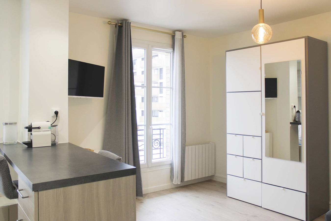 Studio entier, Studio lumineux aux portes de Paris in Clichy, Hauts-de-Seine