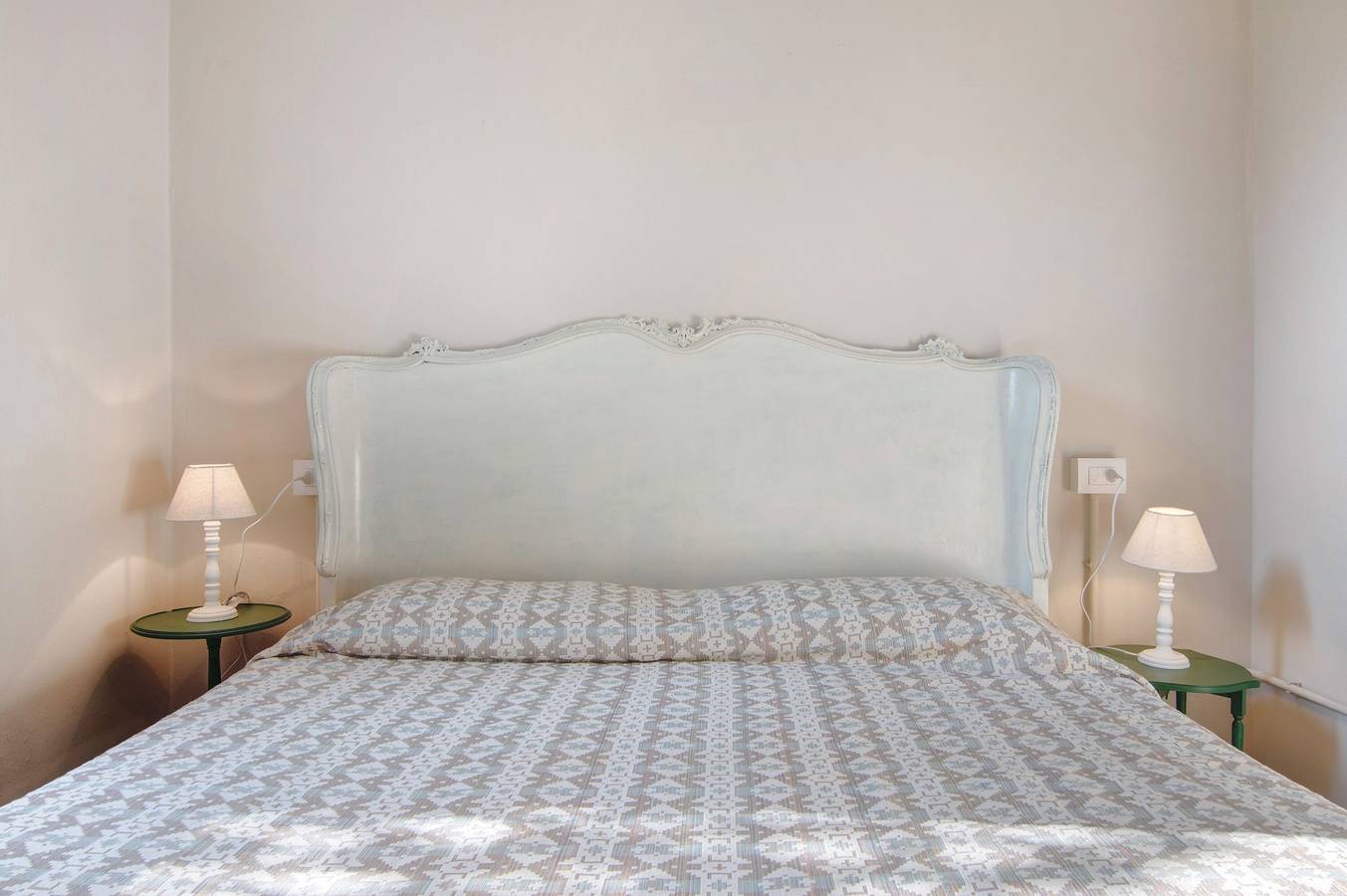 Entire apartment, Holiday Apartment "Ortensia - Residenza Cernobbio" with Mountain View, Balcony & Wi-Fi in Maslianico, Lake Como