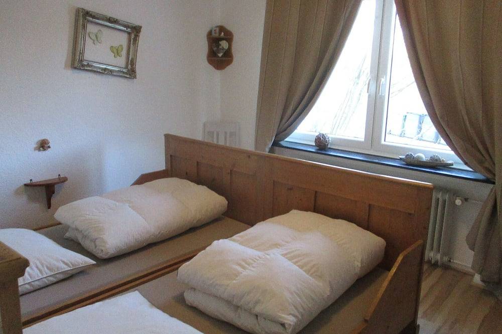 *Mit Südterrasse und Blick in die Berge direkt am Fluss im Orketal Naturpark* in Medebach, Hochsauerlandkreis