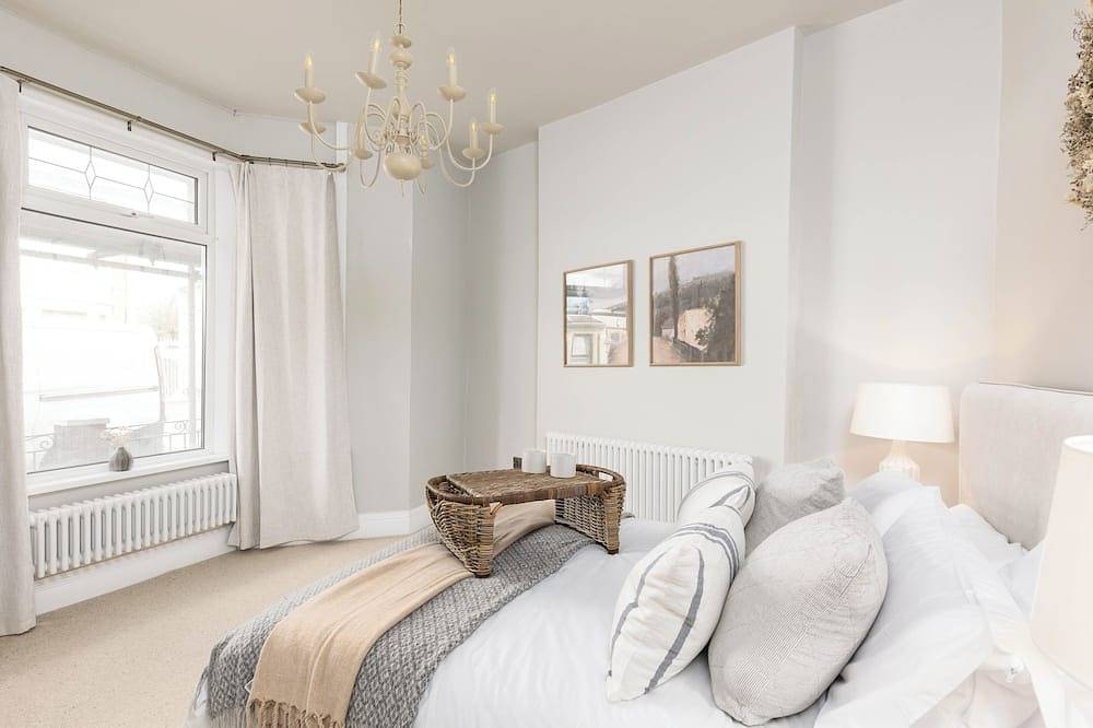 Luxury Cardiff Townhouse, 5 bedrooms, sleeps up to 12 guests in Cardiff, Cardiff en omgeving