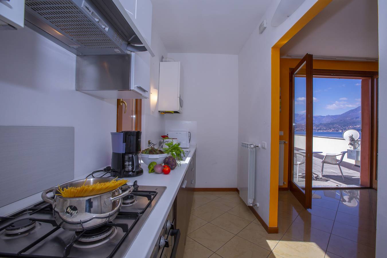 Ganze Wohnung, Fontana Del Lago Apt. 5 in Fiumelatte, Gemeinde Varenna