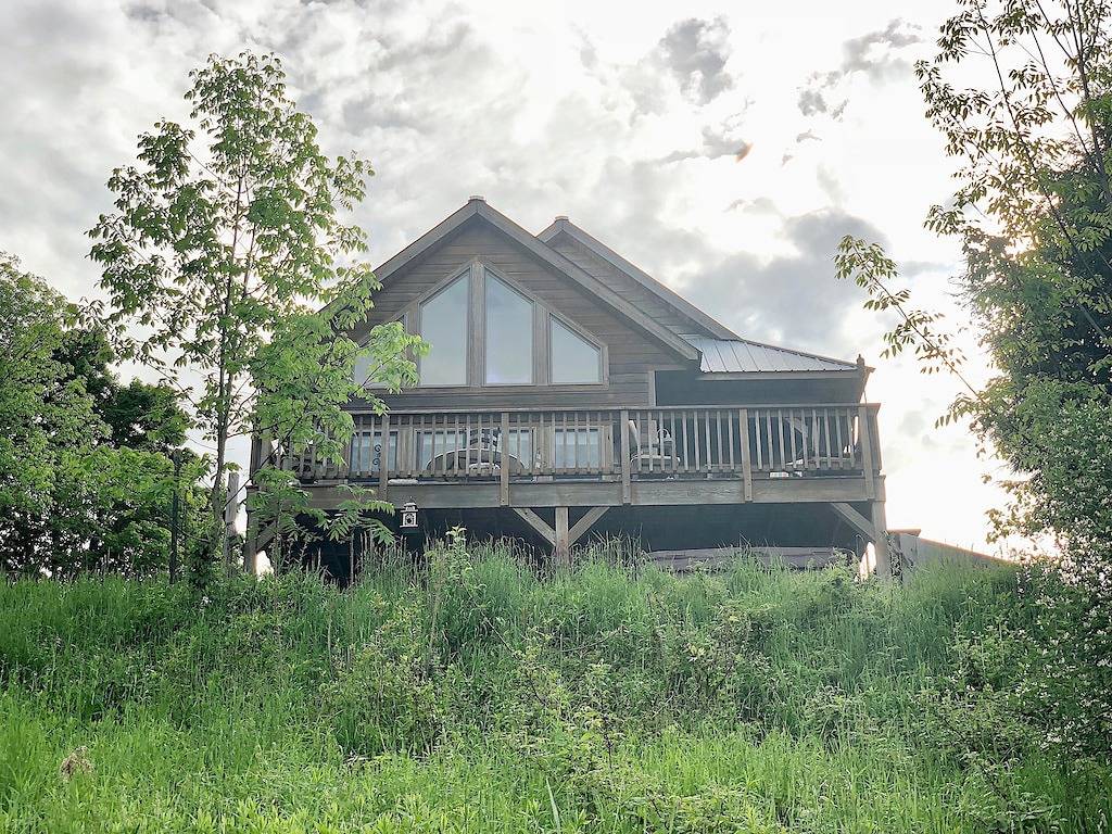 Majestic Farmland A-Frame mit weitreichenden Ansichten in Sullivan County
