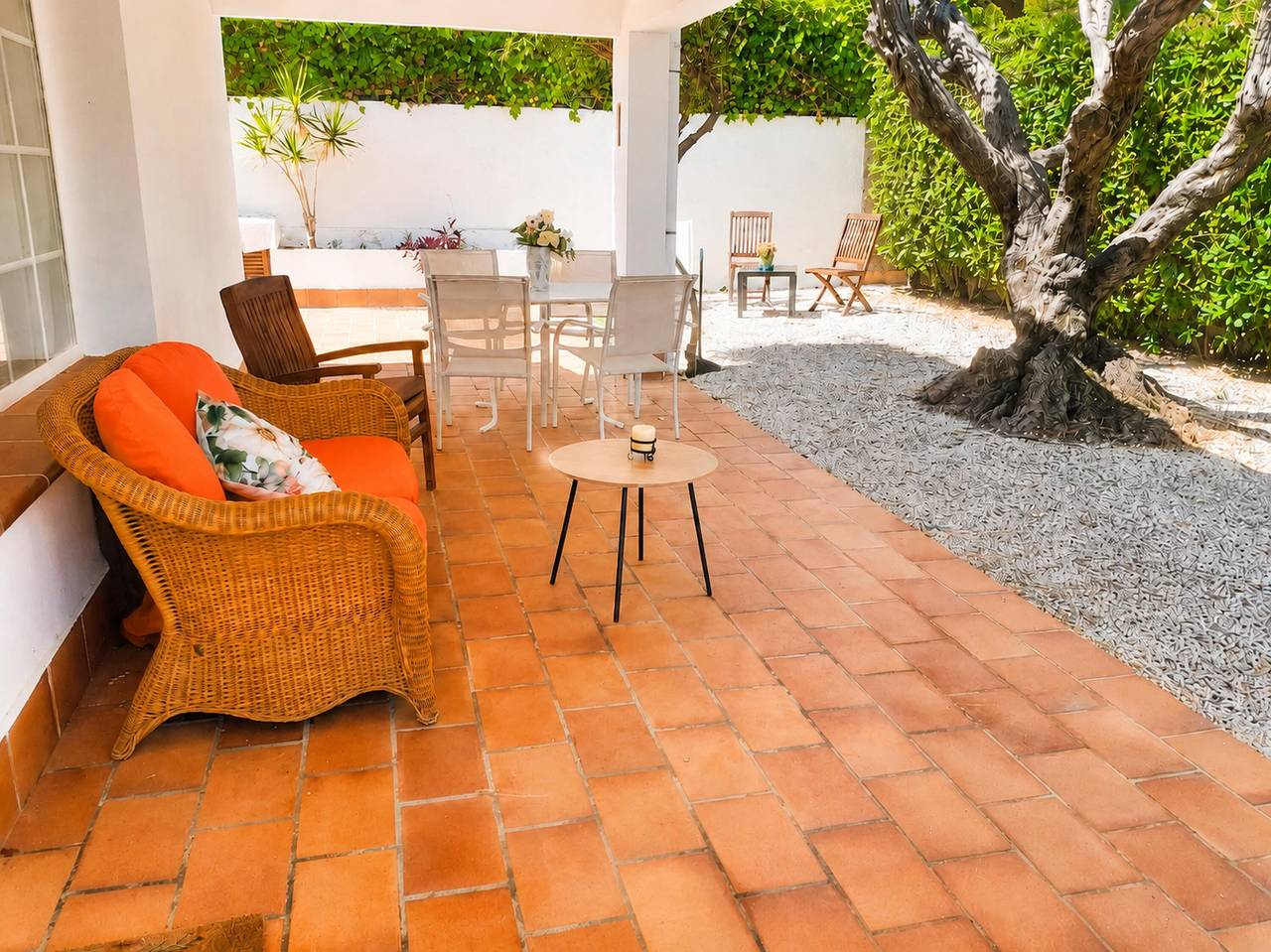 Villa Serena in Las Rotas Dénia 240m from the sea with terrace and parking in Dénia, Costa Blanca