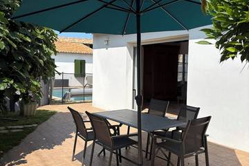 Location de vacances pour 5 personnes, avec piscine ainsi que jardin et terrasse, animaux acceptés à Sainte-Marie-de-Ré