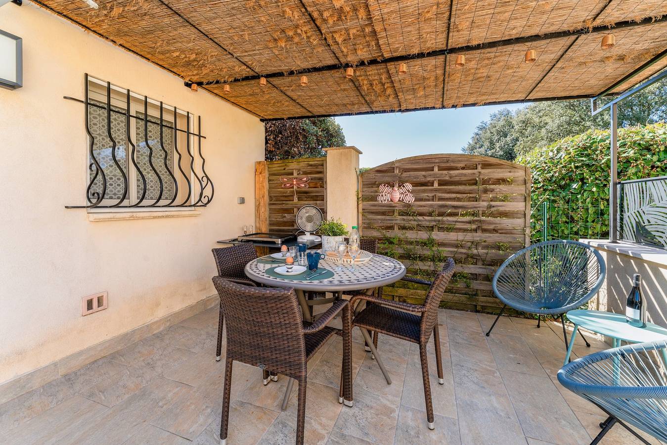 Estudio entero, Estudio 'La Petite Maison' con vistas al Mont Ventoux, Wi-Fi y aire acondicionado in Bédoin, Parque natural regional del Mont Ventoux