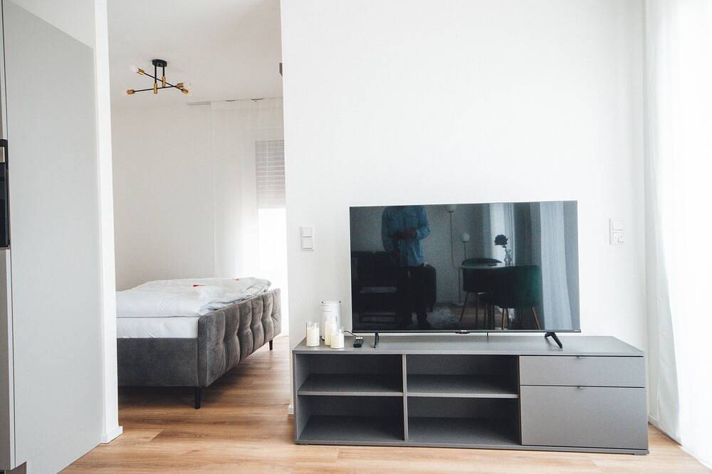 Entire apartment, Upscale superior apartment + kitchen in Mönchengladbach, Lower Rhine