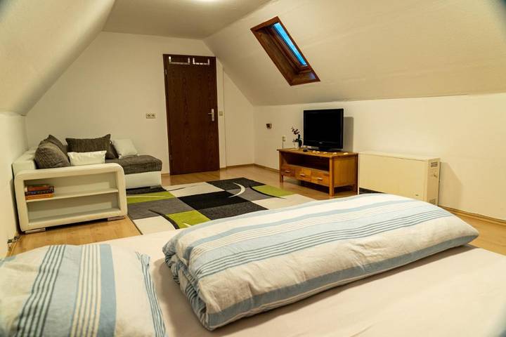 Ferienwohnung für 11 Personen, mit Ausblick und Garten in Balingen - 2