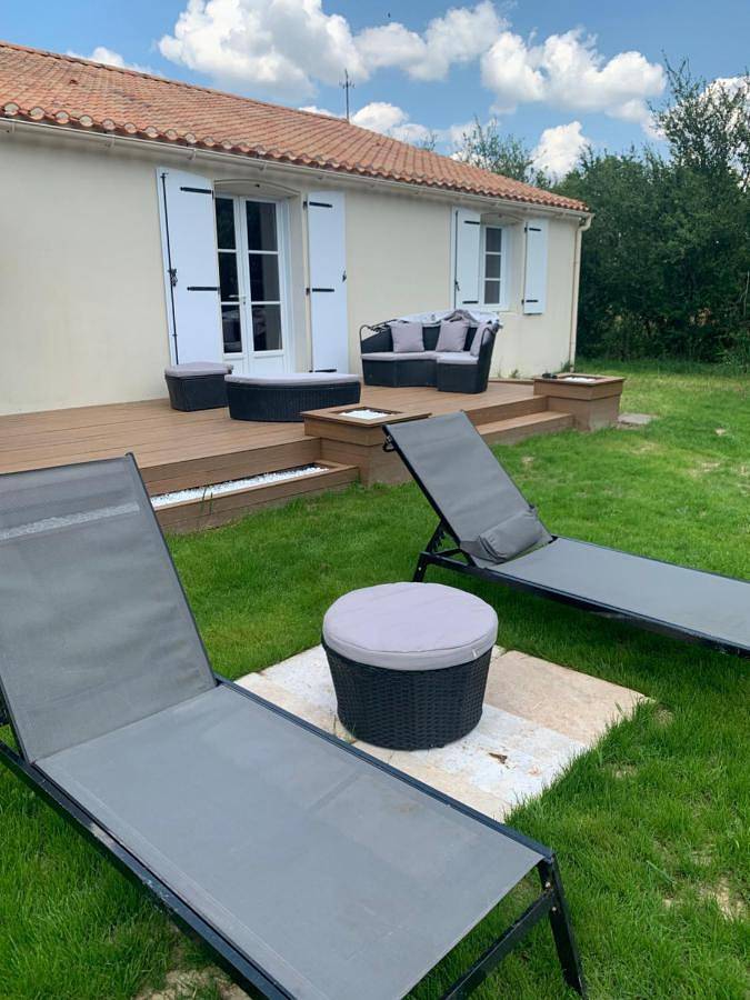 Location de vacances pour 6 personnes, avec jardin à La Chapelle-Hermier - 4
