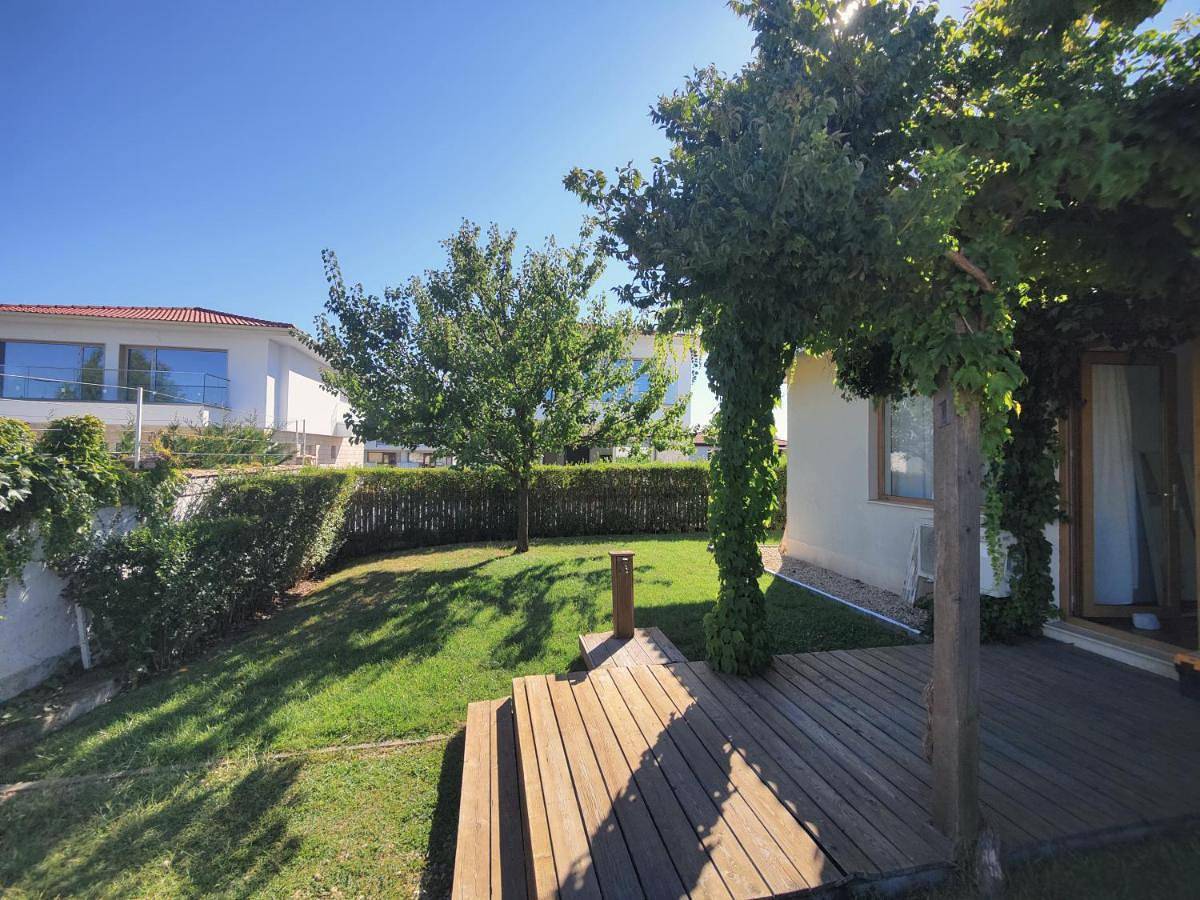 Villa with Private Pool in Lozenets, Zarewo