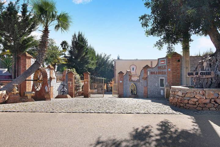 Appartamento con terrazza, piscina condivisa e Wi-Fi in Pêra, Alcantarilha e Pêra
