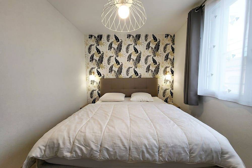 Entire apartment, Charming 2-Room Apartment, Modern and Cozy, Prime City Center Location, Steps from the Beach in Les Sables-d'Olonne, Vendée