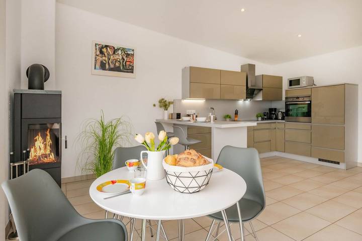 Ganze Wohnung, Ruheoase am Krebssee – moderne Ferienwohnung mit Garten & Yoga in Neu-Sallenthin (Usedom) in Heringsdorf, Usedom