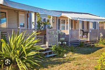 Camping pour 6 personnes, avec terrasse ainsi que sauna et jacuzzi à Sarzeau