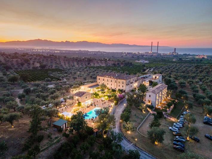 Casa vacanza per 2 persone, con Terrazza e Idromassaggio nonché Giardino e Piscina a Rossano