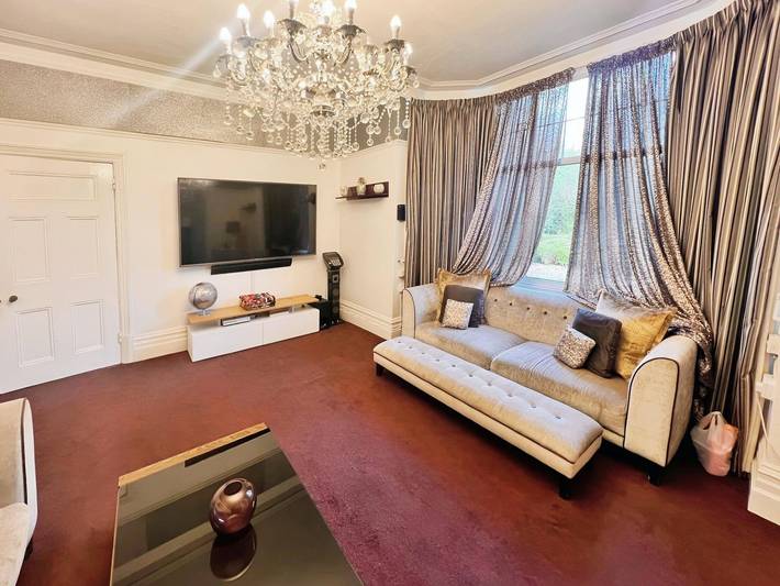 Holiday rental for 10 people, with terrace and hot tub as well as garden in Staffordshire