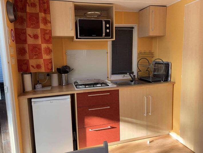 Location de vacances pour 2 personnes, avec jardin ainsi que piscine et terrasse, animaux acceptés à Orgnac-l'Aven - 4