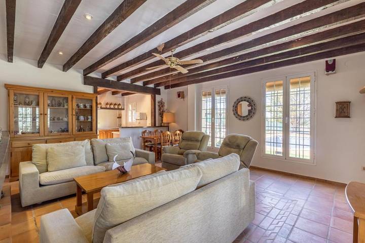 Chalet para 7 personas, con piscina además de jardín y vistas en Vega de Granada - 4