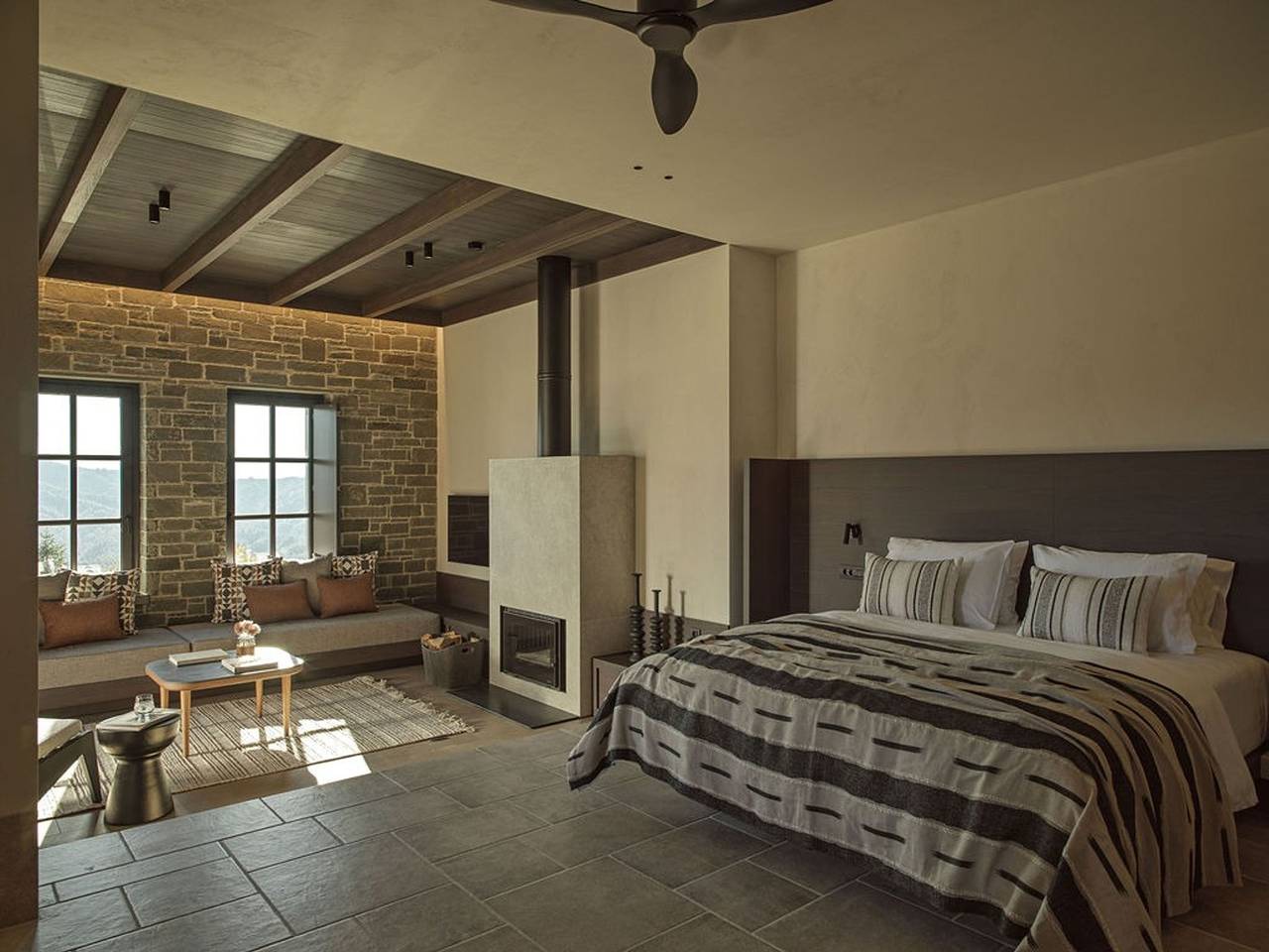 Appartement entier, The Signature suite with indoor Jacuzzi by Oreno in Tsepelovo, Région d'Ioannina