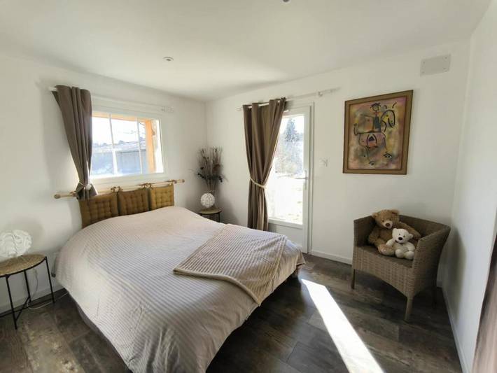 Location de vacances pour 3 personnes, avec vue et jardin à Saint-Vitte-sur-Briance